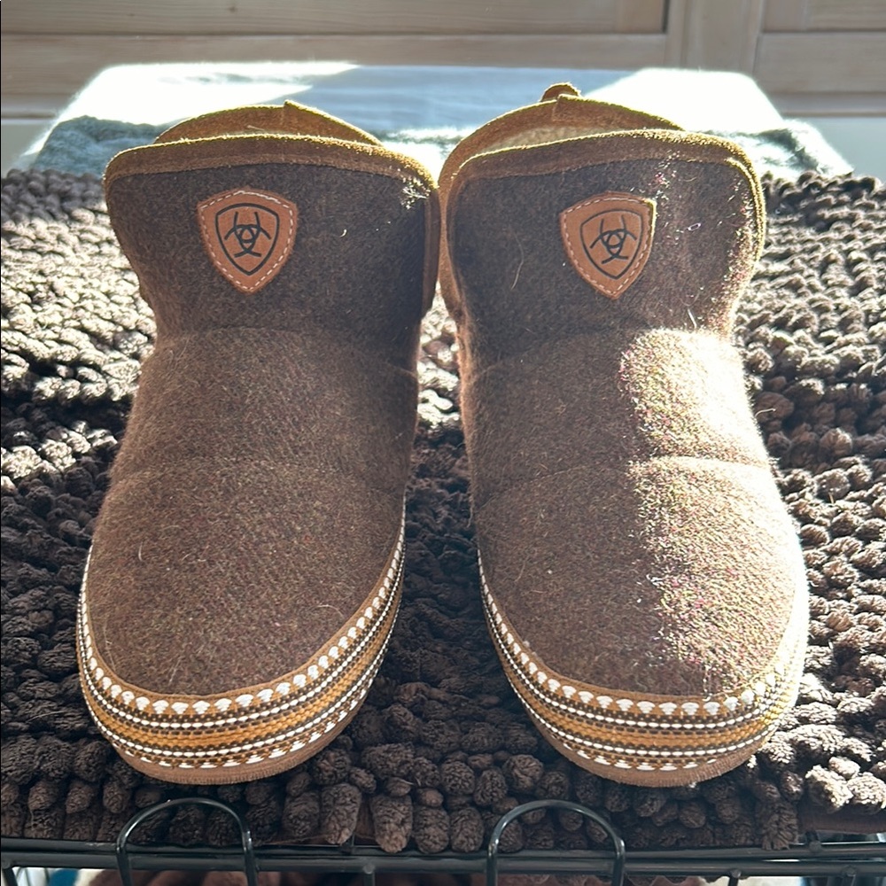 Ariat Brown Slippers Comfortable Casual Shoes